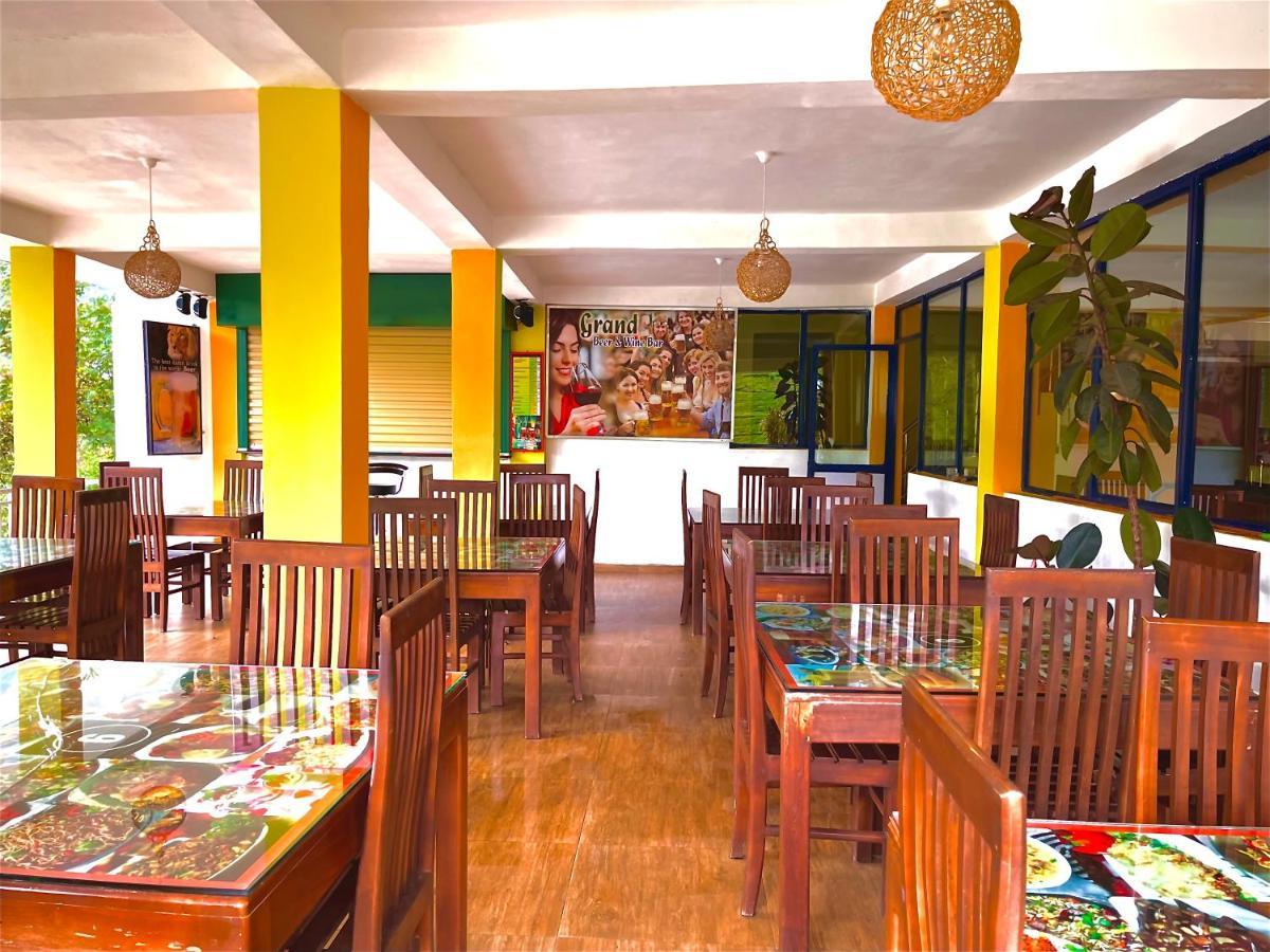 Hotel Grand Adamspeak Nallathanniya Esterno foto